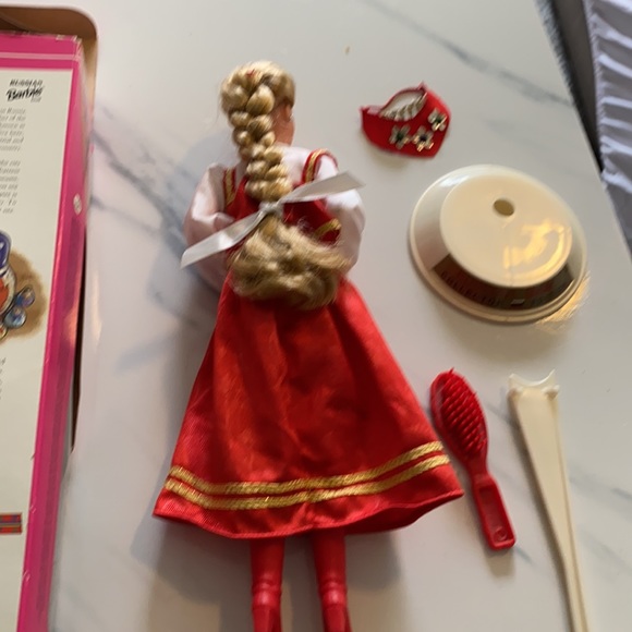 Barbie Vintage1996 Russian Dolls of the World Fashion Doll by Mattel - Picture 4 of 4